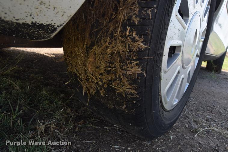 image for item CB9069 2004 Ford Crown Victoria Police Interceptor