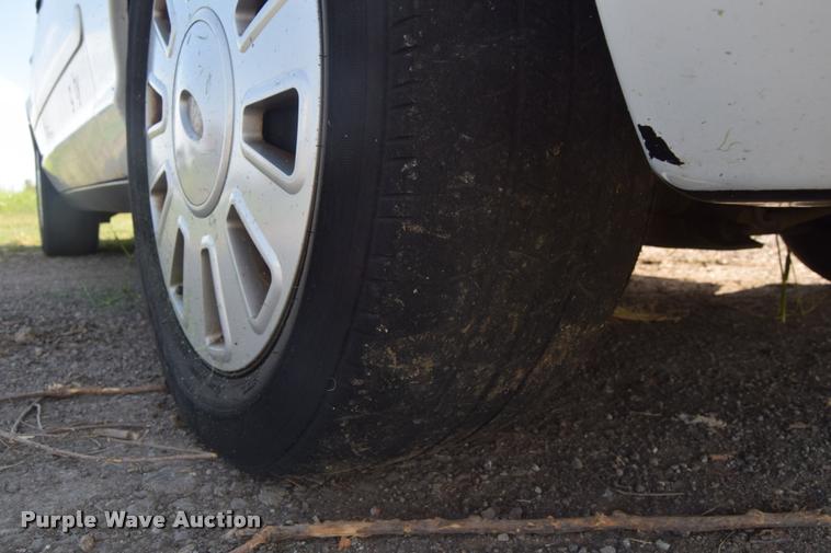 image for item CB9069 2004 Ford Crown Victoria Police Interceptor