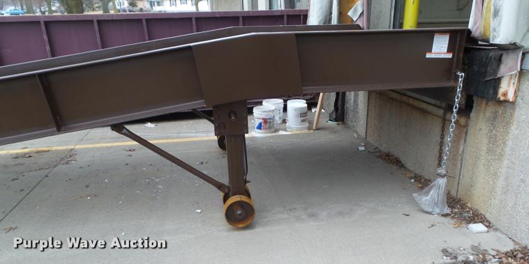image for item CB9782 2016 Beacon YR-30-8536 dock yard ramp