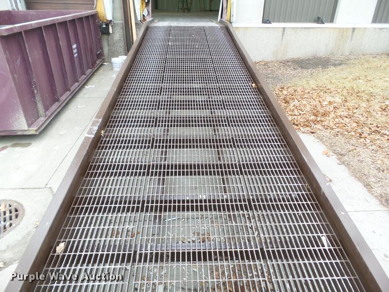 image for item CB9782 2016 Beacon YR-30-8536 dock yard ramp