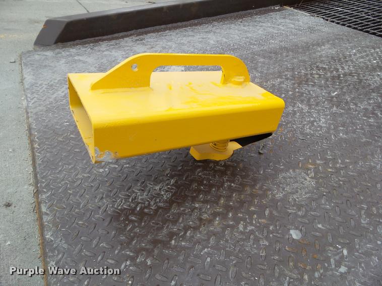 image for item CB9782 2016 Beacon YR-30-8536 dock yard ramp