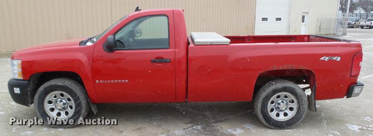 image for item CB9783 2007 Chevrolet Silverado 1500 pickup truck