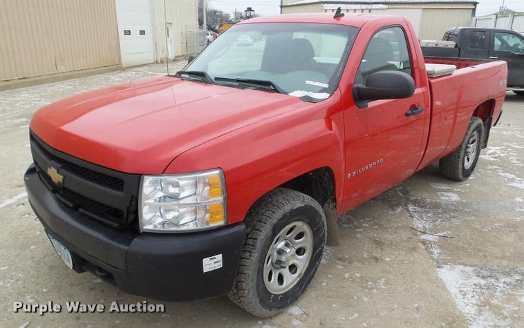 image for item CB9783 2007 Chevrolet Silverado 1500 pickup truck