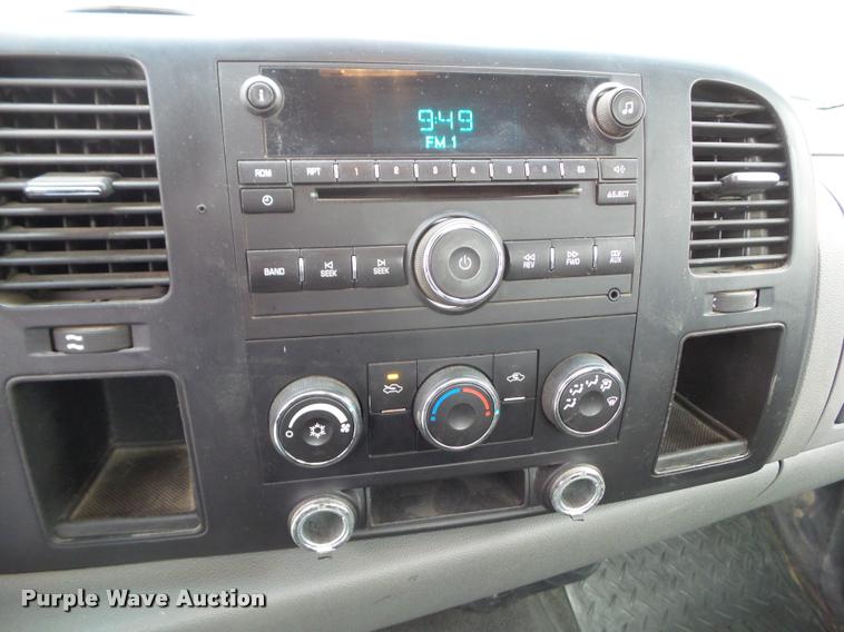 image for item CB9783 2007 Chevrolet Silverado 1500 pickup truck