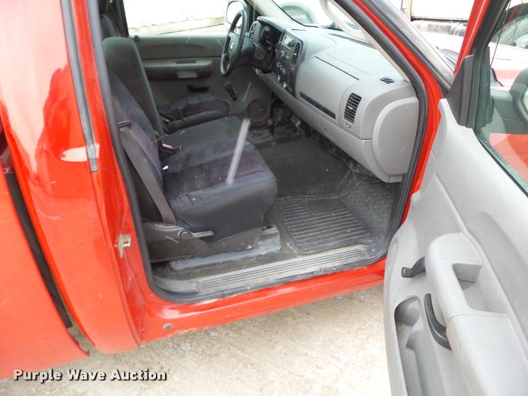 image for item CB9783 2007 Chevrolet Silverado 1500 pickup truck