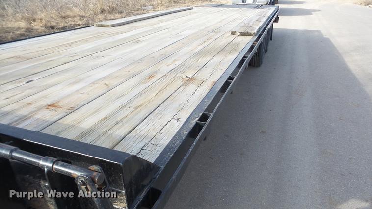 image for item DA0292 2003 Hillsboro 700 equipment trailer