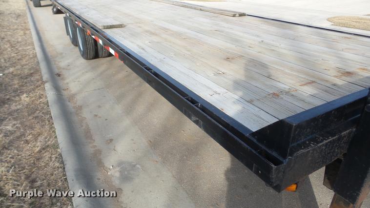 image for item DA0292 2003 Hillsboro 700 equipment trailer