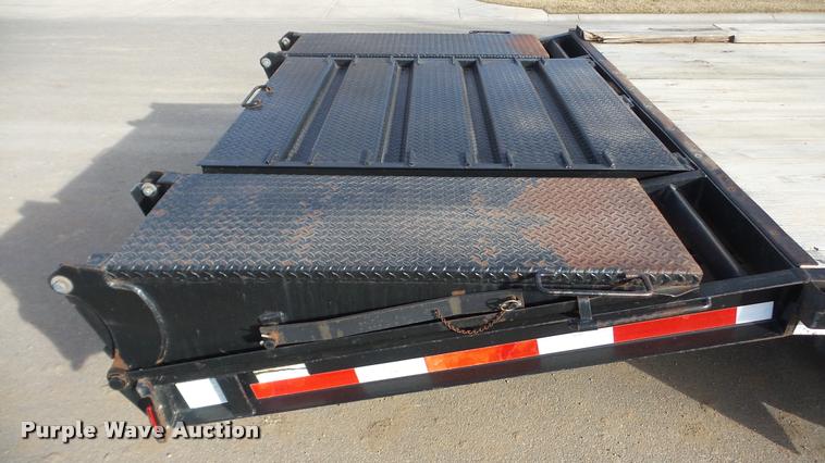 image for item DA0292 2003 Hillsboro 700 equipment trailer