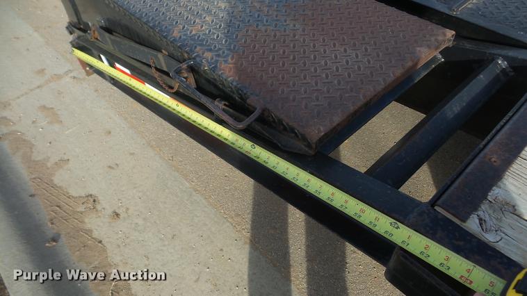 image for item DA0292 2003 Hillsboro 700 equipment trailer