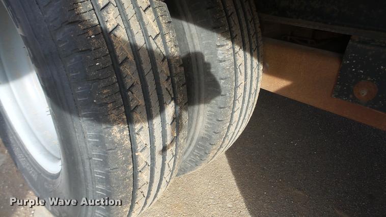 image for item DA0292 2003 Hillsboro 700 equipment trailer