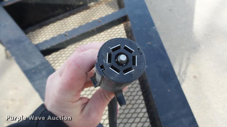 image for item DA0292 2003 Hillsboro 700 equipment trailer