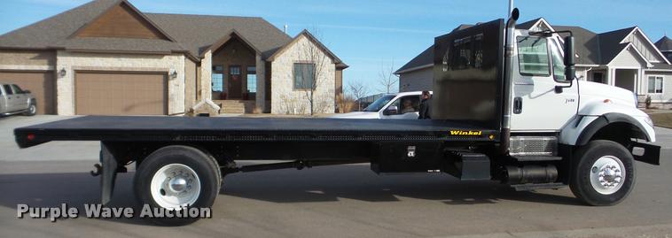 image for item DA0293 2005 International 7600 flatbed truck