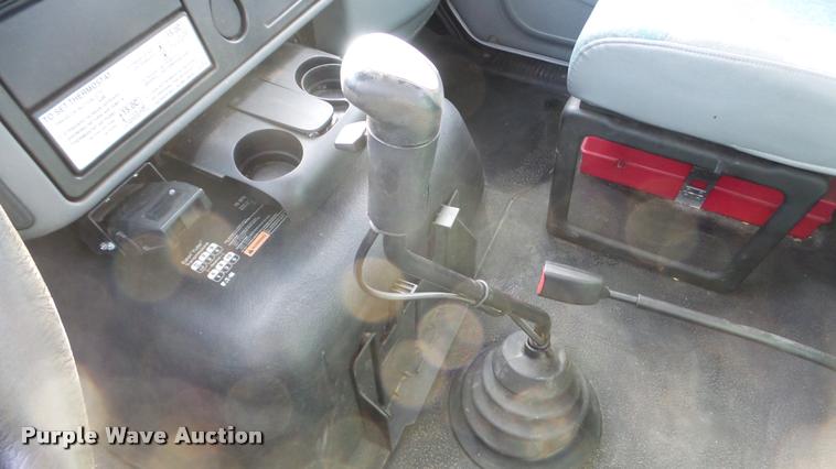 image for item DA0293 2005 International 7600 flatbed truck