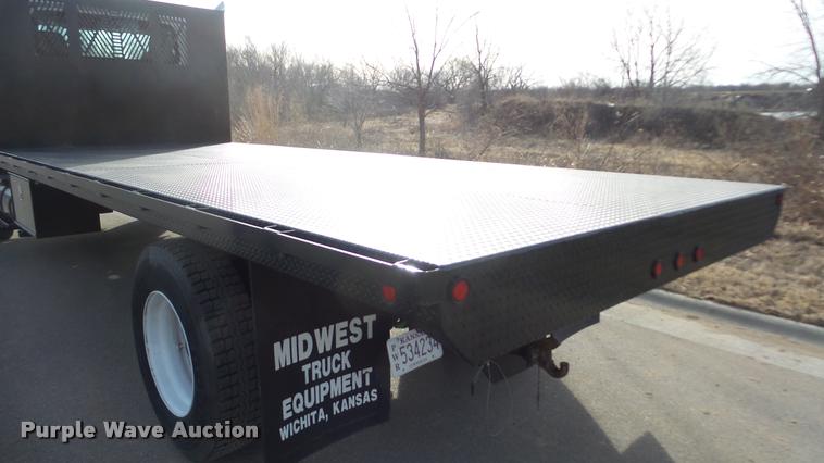 image for item DA0293 2005 International 7600 flatbed truck