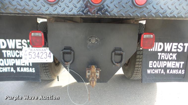 image for item DA0293 2005 International 7600 flatbed truck