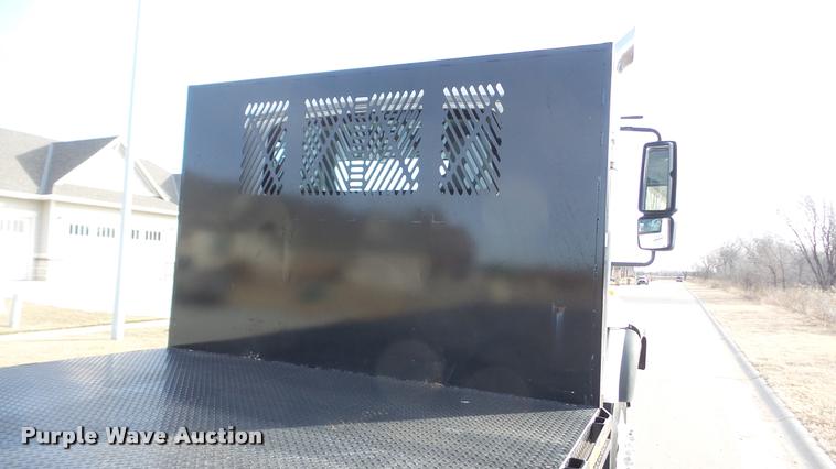 image for item DA0293 2005 International 7600 flatbed truck