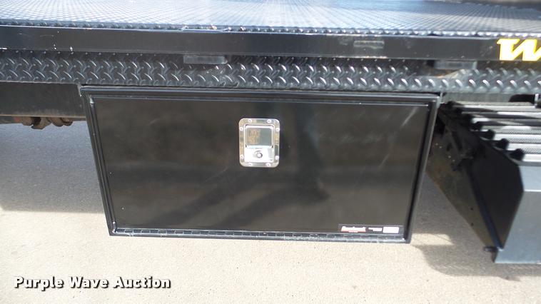 image for item DA0293 2005 International 7600 flatbed truck