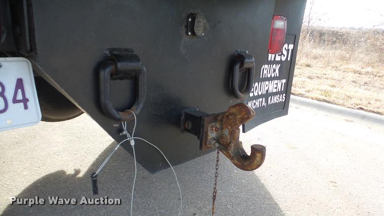 image for item DA0293 2005 International 7600 flatbed truck