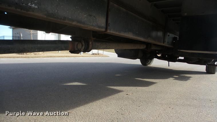 image for item DA0293 2005 International 7600 flatbed truck