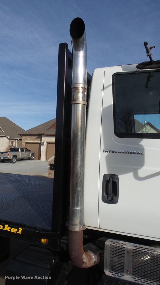 image for item DA0293 2005 International 7600 flatbed truck