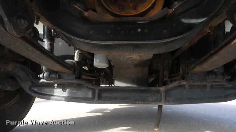 image for item DA0293 2005 International 7600 flatbed truck