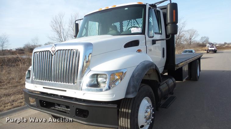 image for item DA0293 2005 International 7600 flatbed truck