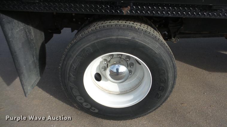 image for item DA0293 2005 International 7600 flatbed truck