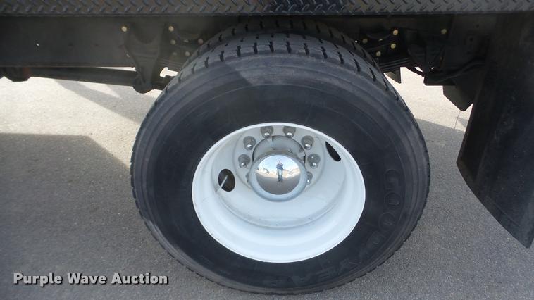 image for item DA0293 2005 International 7600 flatbed truck