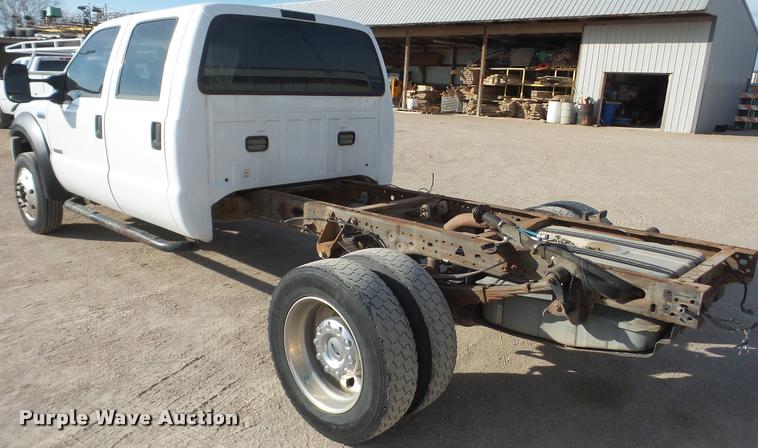 image for item DA0296 2007 Ford F450 Super Duty Crew Cab cab and chassis truck