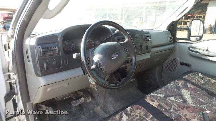 image for item DA0296 2007 Ford F450 Super Duty Crew Cab cab and chassis truck