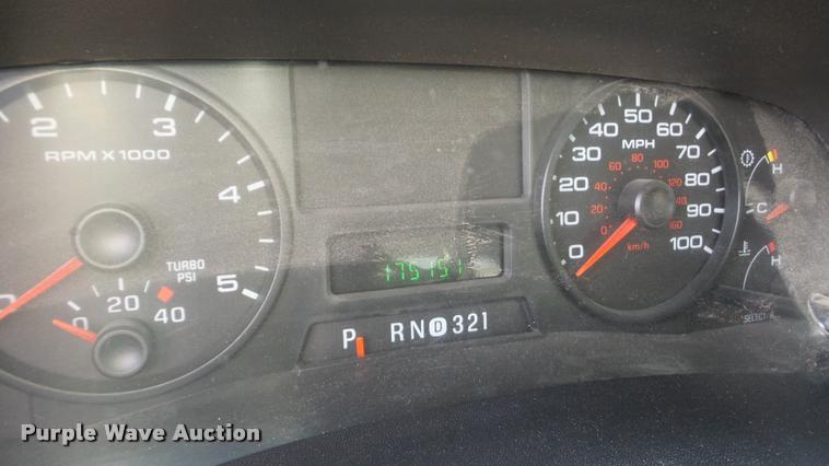 image for item DA0296 2007 Ford F450 Super Duty Crew Cab cab and chassis truck