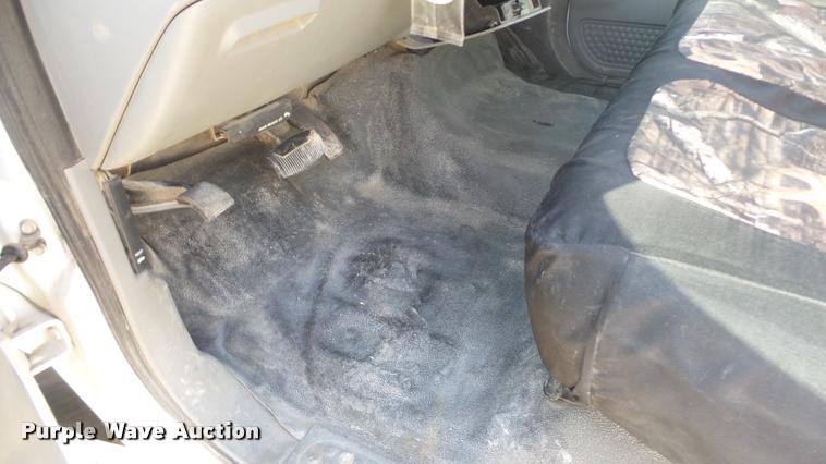 image for item DA0296 2007 Ford F450 Super Duty Crew Cab cab and chassis truck