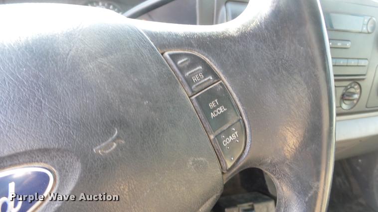 image for item DA0296 2007 Ford F450 Super Duty Crew Cab cab and chassis truck