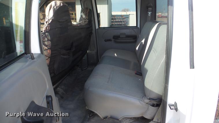 image for item DA0296 2007 Ford F450 Super Duty Crew Cab cab and chassis truck