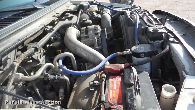 image for item DA0296 2007 Ford F450 Super Duty Crew Cab cab and chassis truck