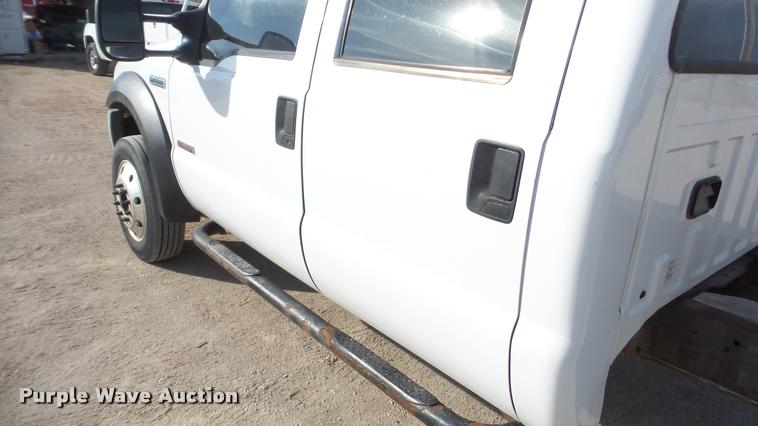image for item DA0296 2007 Ford F450 Super Duty Crew Cab cab and chassis truck