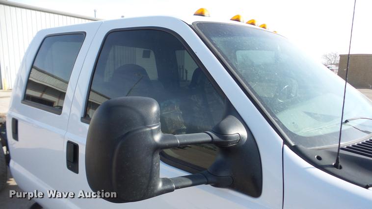 image for item DA0296 2007 Ford F450 Super Duty Crew Cab cab and chassis truck
