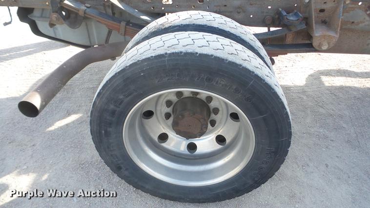 image for item DA0296 2007 Ford F450 Super Duty Crew Cab cab and chassis truck