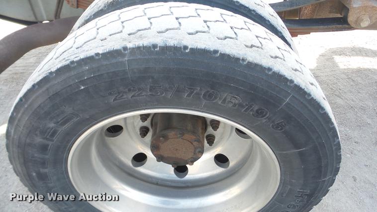 image for item DA0296 2007 Ford F450 Super Duty Crew Cab cab and chassis truck