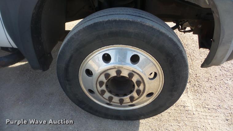 image for item DA0296 2007 Ford F450 Super Duty Crew Cab cab and chassis truck