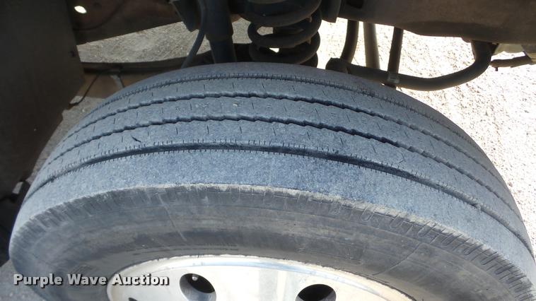 image for item DA0296 2007 Ford F450 Super Duty Crew Cab cab and chassis truck