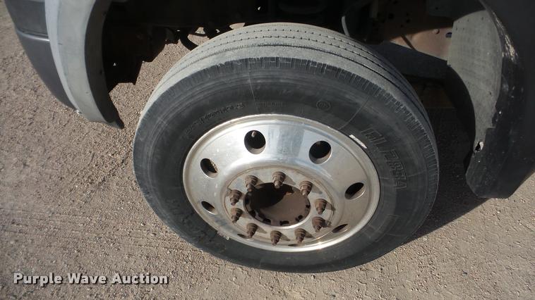 image for item DA0296 2007 Ford F450 Super Duty Crew Cab cab and chassis truck