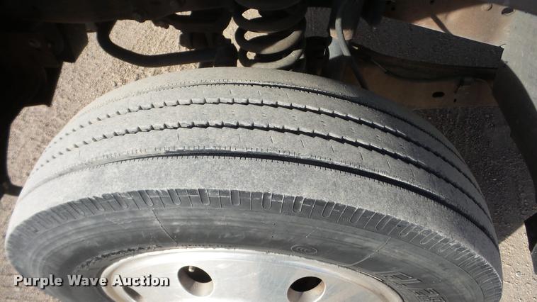 image for item DA0296 2007 Ford F450 Super Duty Crew Cab cab and chassis truck