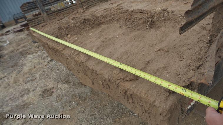 image for item DA0297 2003 GMC Sierra 3500 flatbed pickup truck