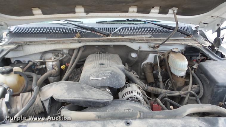 image for item DA0297 2003 GMC Sierra 3500 flatbed pickup truck