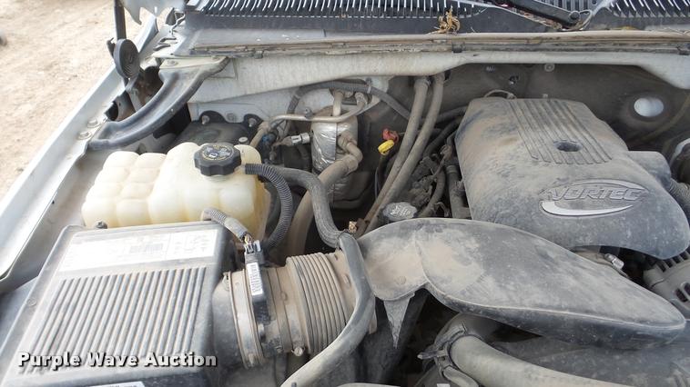 image for item DA0297 2003 GMC Sierra 3500 flatbed pickup truck