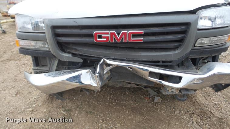 image for item DA0297 2003 GMC Sierra 3500 flatbed pickup truck