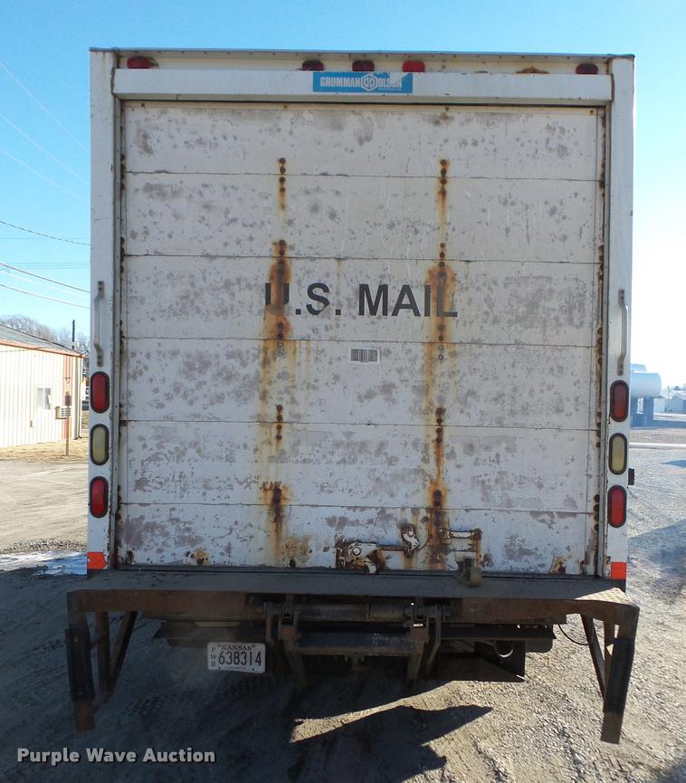 image for item DA7270 2003 Isuzu NPR HD box truck