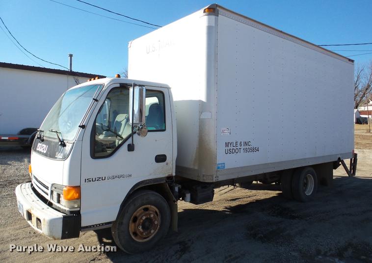 image for item DA7270 2003 Isuzu NPR HD box truck