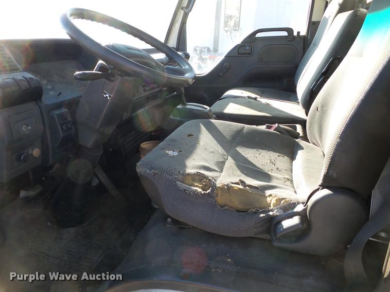 image for item DA7270 2003 Isuzu NPR HD box truck